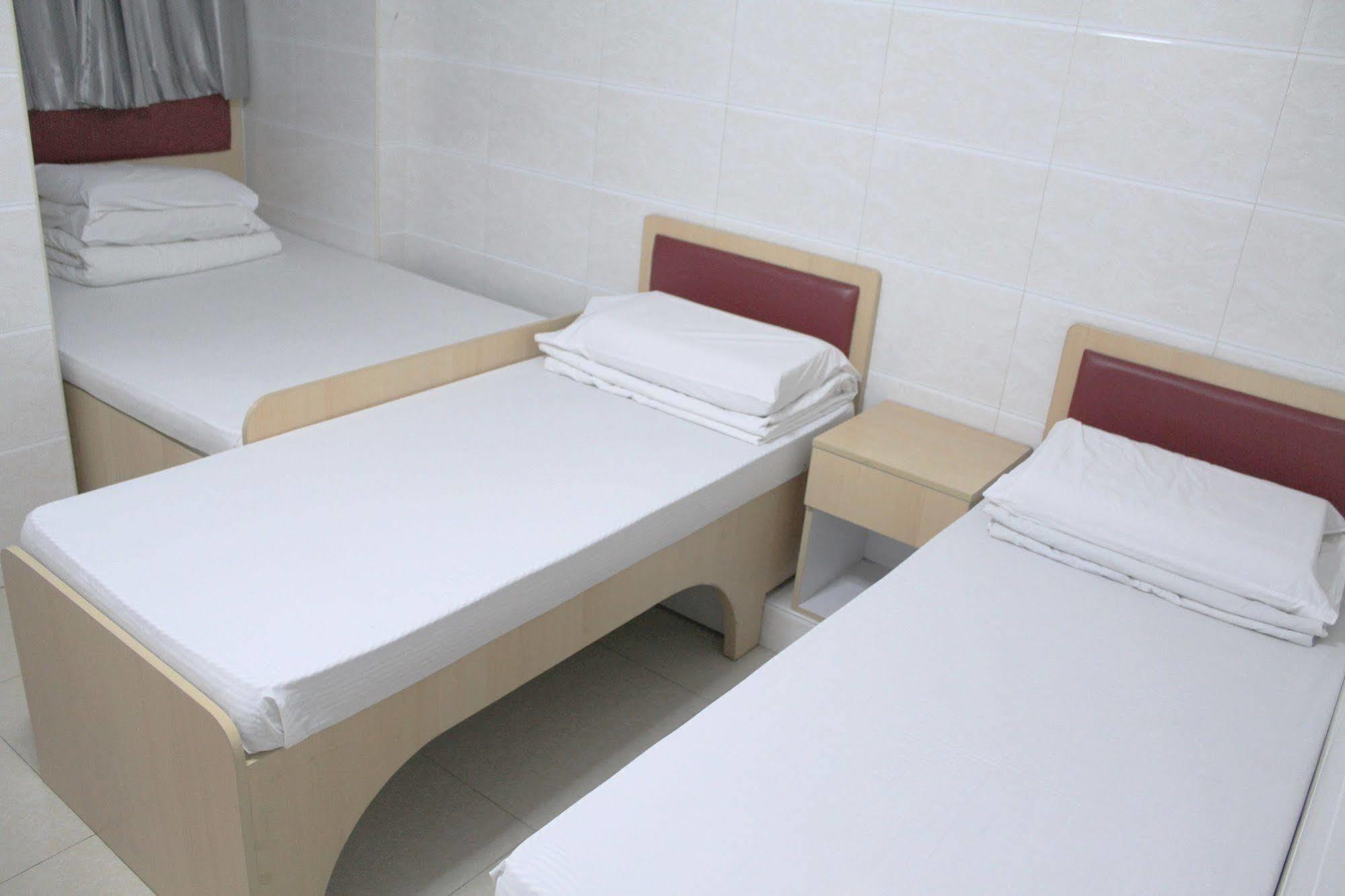 Travel House *